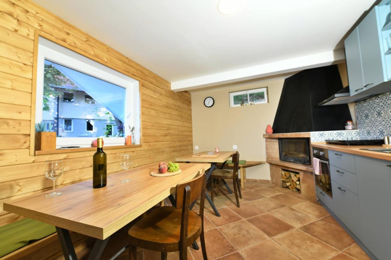 Apartmani Zagi Rakovica Exteriör bild