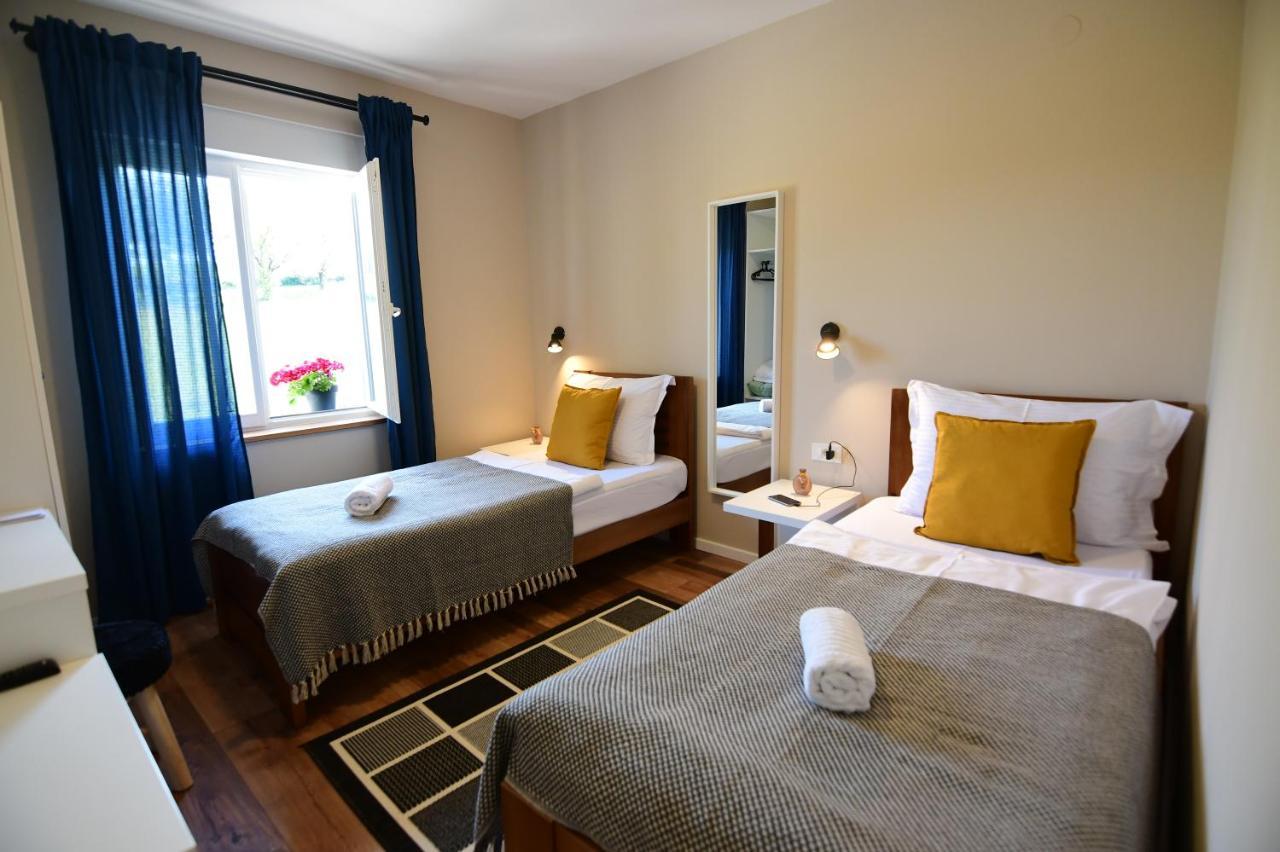 Apartmani Zagi Rakovica Exteriör bild