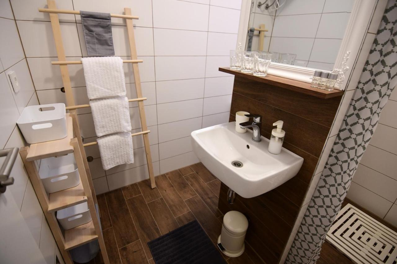 Apartmani Zagi Rakovica Exteriör bild