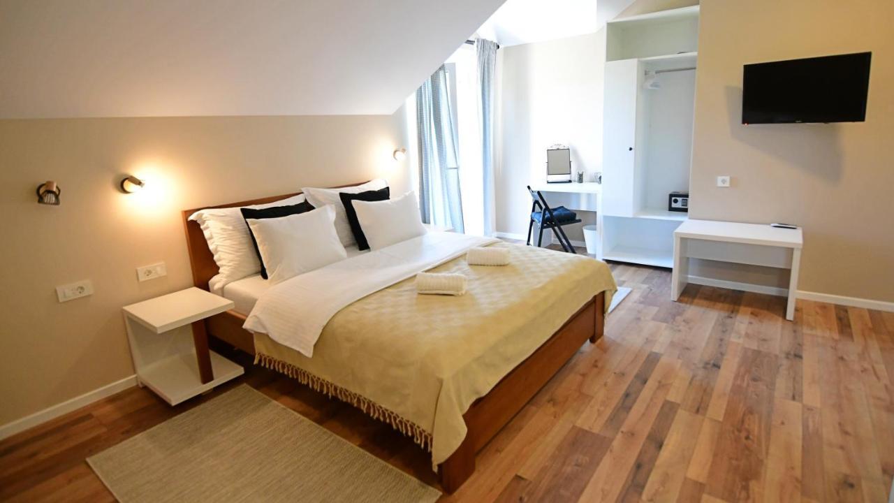 Apartmani Zagi Rakovica Exteriör bild
